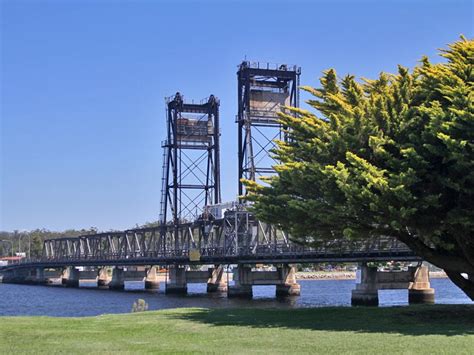 Batemans Bay, NSW - Aussie Towns