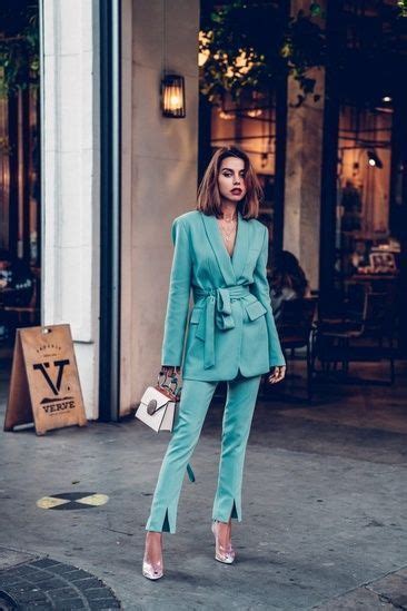 4 looks pour bien porter le tailleur femme quand on est invitée de mariage