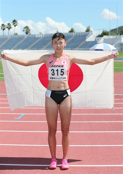 久保建英のいとこ久保凛、女子800mで1位「落ち着いて入ることできた」レースをけん引 陸上写真ニュース 日刊スポーツ