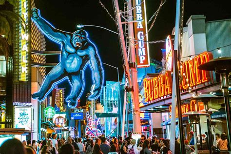 19 Fun Things to Do in Los Angeles, California at Night