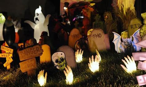 Outdoor Halloween Party Ideas - Picnic People