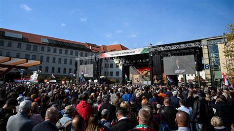 Fidesz szavazó Orbán Balázsról Egy hülye Normális ember ilyet nem