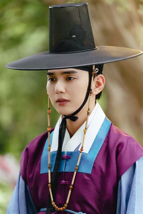 1st Place In 2022 Men Who Look Good In Hanbok Yoo Seung Ho Korean