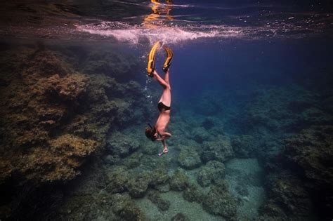 Premium Photo Side View Of Unrecognizable Male Diver In Flippers And