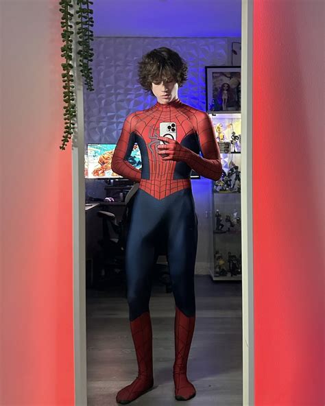 Tris On Twitter My Spidey Sense Is Tingling Spiderman