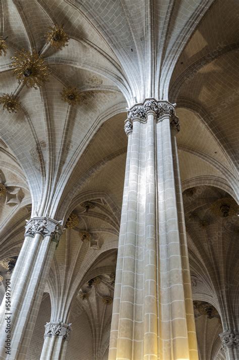 Columnas de una catedral gótica Stock Photo Adobe Stock