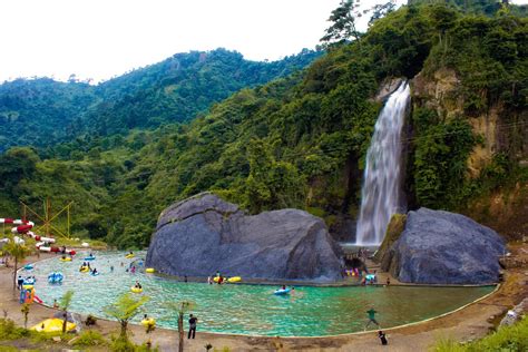 10 Rekomendasi Tempat Wisata Di Bogor Yang Wajib Dikunjungi