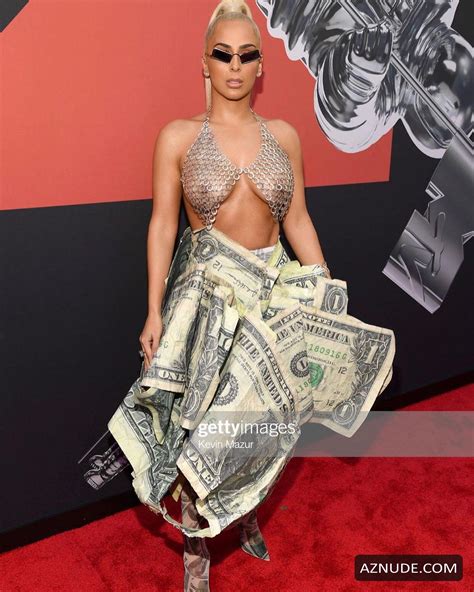 Veronica Vega Shows Off Her Tits At The2019 MTV Video Music Awards In Newark New Jersey AZNude