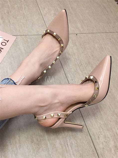 Chaussures à talons en cuir vernis nude verni à bouts pointus rivets vernis Milanoo