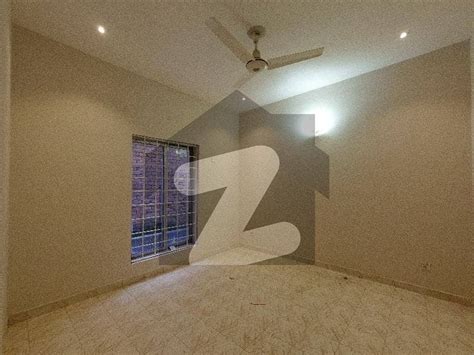 Beautiful Flat Is Available For Sale Bahria Town Phase 8 Awami Villas