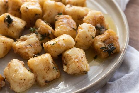 Gnocchi With Thyme Butter Sauce Giadzy