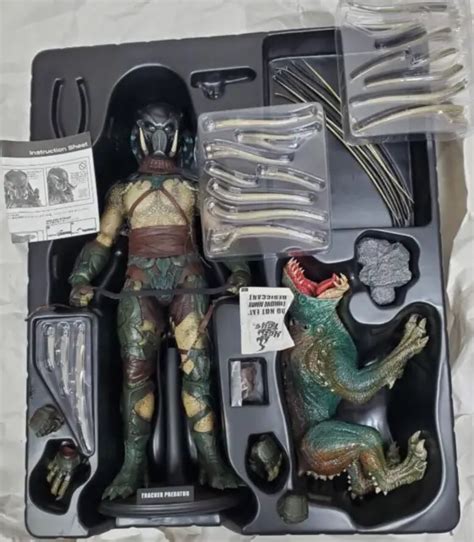 HOT TOYS TRACKER Predator Scale Action Figure For Parts EUR PicClick IT