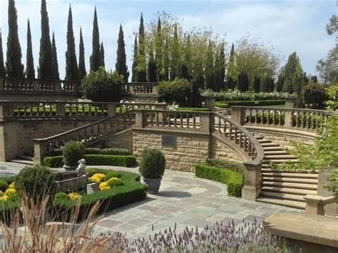 Hidden Attractions In Beverly Hills In Luxury Garden Backyard