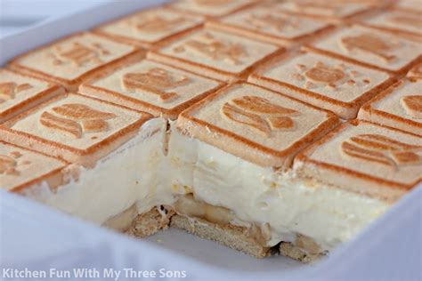 Banana Pudding With Cream Cheese And Chessmen Cookies Paula Deen S