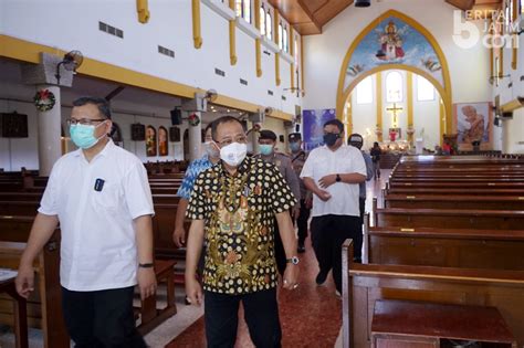 Cek Kesiapan Gereja Jelang Natal Wawali Surabaya Ingatkan Prokes