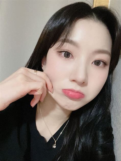 10 Hot Sexy Jihyeon Youi Kim Bikini Pics