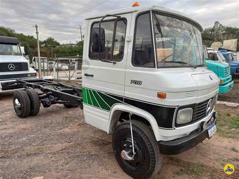 Caminhao Mercedes benz MB 708 usado à venda