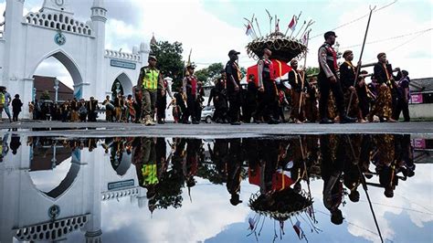 Prosesi Grebeg Syawal Di Keraton Yogyakarta Dan Keraton Solo Foto