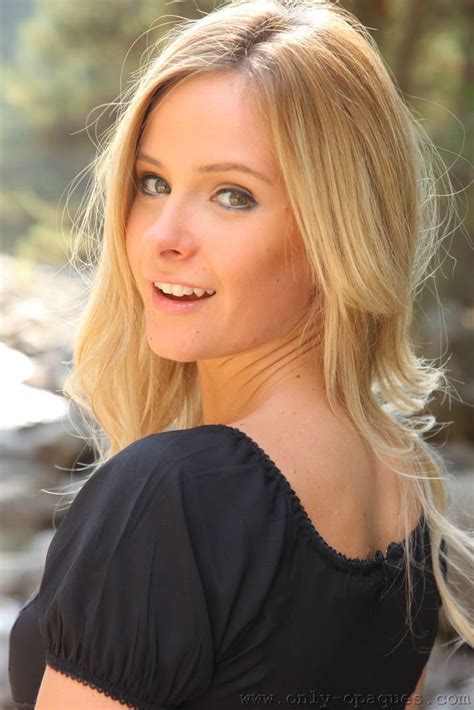 Sweet Elle Richie Showing Her Hot Boobies Outdoors Photos