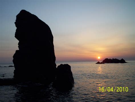 Bude Sandymouth Beach Photo Our Gorilla Rock At Bude British