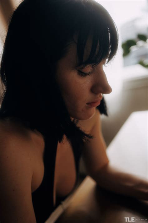 AMATEUR GIRL TheLifeErotic My Birthday Gift Vonda