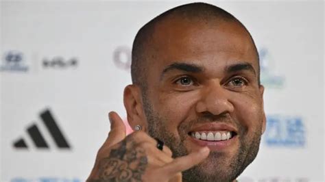 Dani Alves Iguala 125 Internacionalidades De Roberto Carlos Tudn