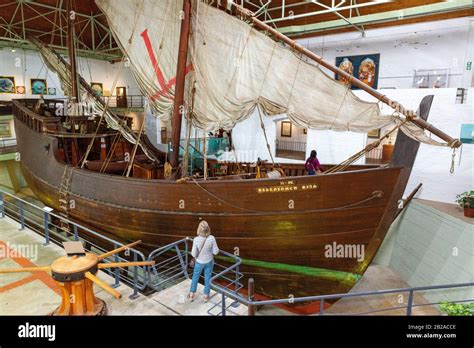 Bartolomeu Dias Caravel Hi Res Stock Photography And Images Alamy