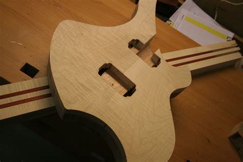 Bella aus der Gitarrenwerkstatt König Guitars