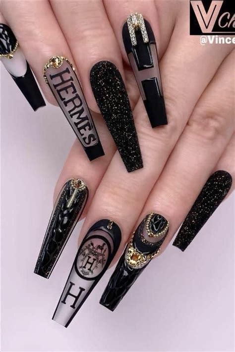 Pin by 𝐉𝐮 on r a n d o m l y Stylish nails designs Gucci nails Long