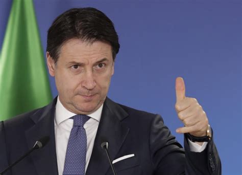 M5s Conte Chiede A Casaleggio I Dati Degli Iscritti A Rousseau