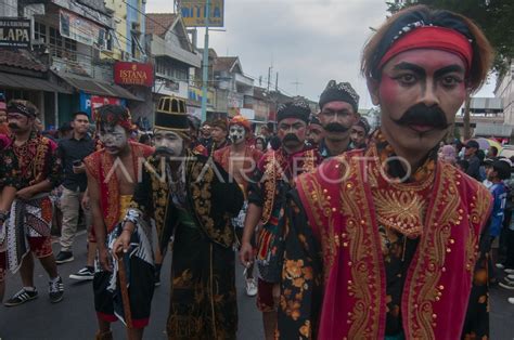 Kirab Budaya Hari Jadi Kota Salatiga ANTARA Foto