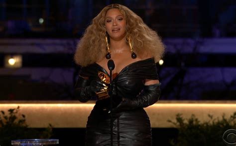 Beyoncé Wears Custom Schiaparelli The 2021 Grammys