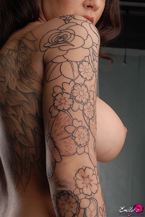 Hot Brunette Girl With Amazing Tattoos Emily Parker Flaunts Her Boobs Coedcherry
