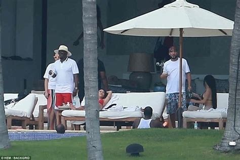 Sean Diddy Combs At Mexico Beach With Bikini Clad Cassie Daily Mail