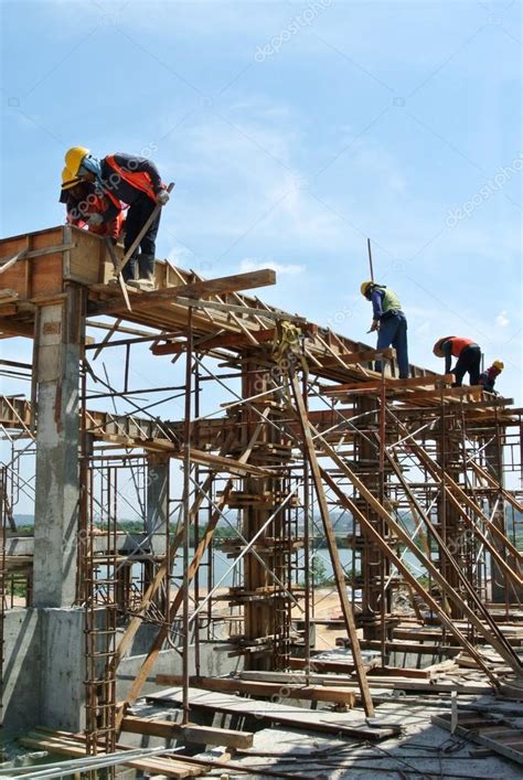 Construction Workers Installing Beam Formwork – Stock Editorial Photo ...