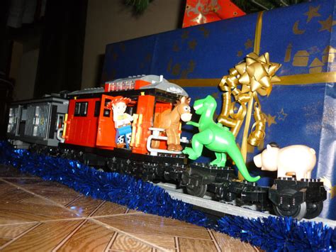 Lego Toy Story 3 Christmas Train 3 by commanderp5 on DeviantArt