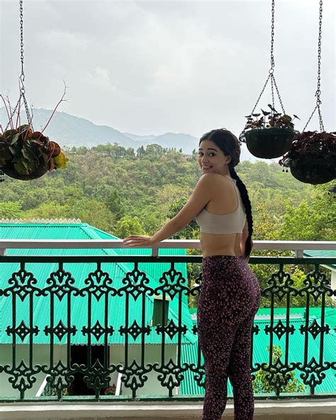 Ananya Panday Displays Toned Figure In Comfortable Athleisure Outfits Check Out The Diva S Hot