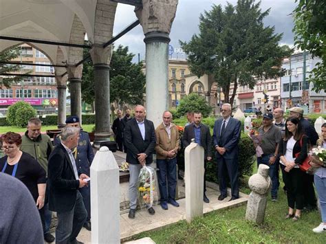 Obilje Ena Godi Njica Pogibije Safeta Zajke Tuzlanski Ba