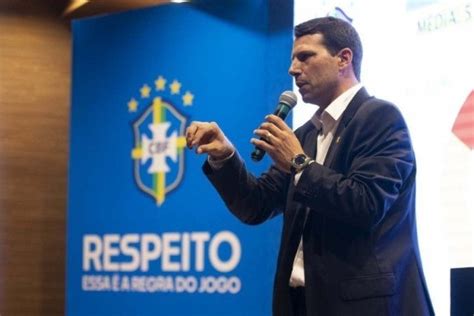 A Miss O Da Nova Comiss O De Arbitragem Da Cbf N O Permitir Gritas E