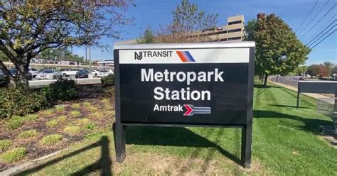 Gov. Phil Murphy announces plans to transform Metropark Station - CBS New York