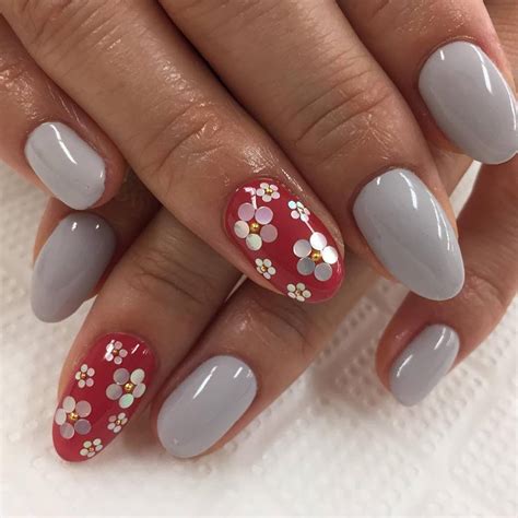 Beautiful Spring Petal Nail Arts That You Should Copy Trends4everyone