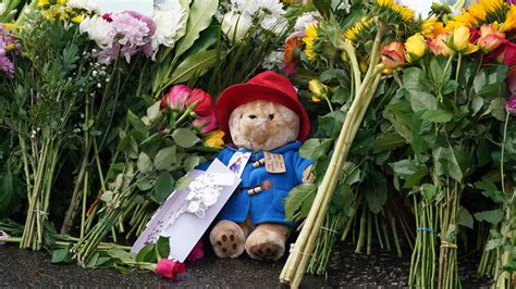 Young girl leaves Paddington Bear toy as tribute to Queen after Jubilee