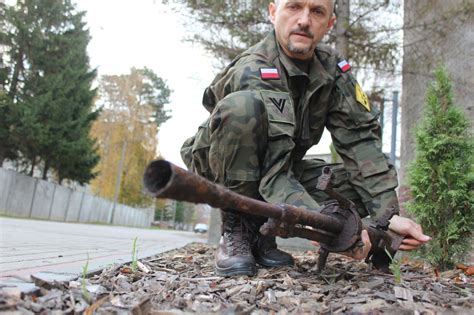 Karabin znaleziony podczas prac archeologicznych na terenie byłego