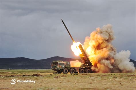 Artillerymen Prepare Towed Howitzer System China Military