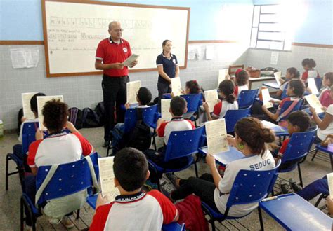 No Amazonas 380 mil estudantes da rede pública estadual participam das