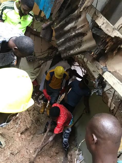 Flood In Lagos Today Cause Building Collapse Traffic Inside Di Mega