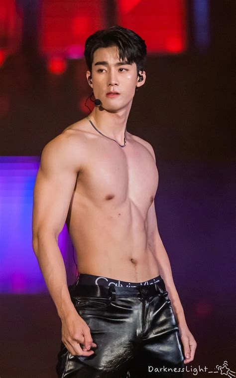 Handsome Asian Men Hot Korean Guys Korean Men Hot Guys Bright Pictures Gorgeous Body Actor