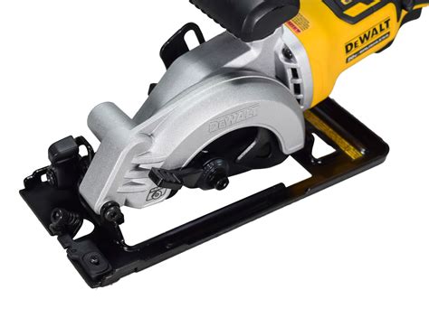 Dewalt Dcs571p1 Atomic 20v Max Cordless Brushless 4 1 2 Circular Saw