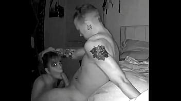 Papá llega a casa y complace a su mascota Velma hasta que esté satisfecha XVIDEOS