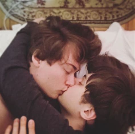 Ghim C A Wiesel M Tr N Cute Gay Love Ang Y U C M H Ng Cam